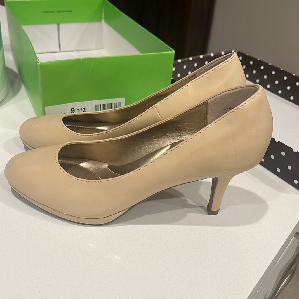 Brand New Never Worn Kelly And Katy Heels
